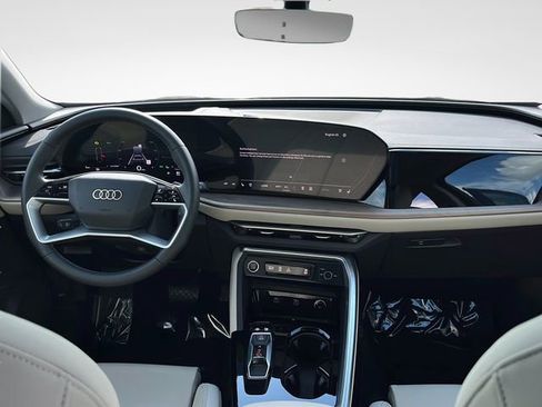 Used 2025 Audi Q5 Premium Plus w/ Premium Plus AWD/4WD image 9