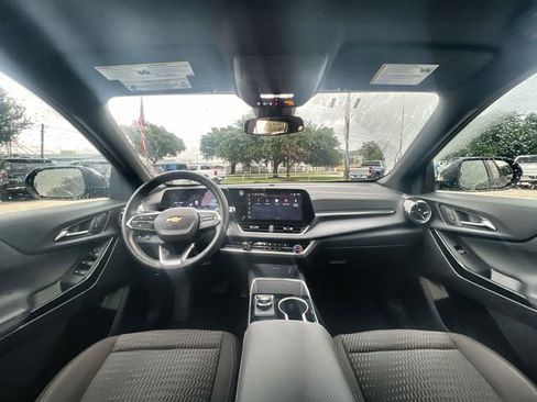 Certified 2026 Chevrolet Equinox LT FWD image 19