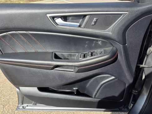 Used 2022 Ford Edge ST-Line image 22
