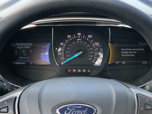 Used 2017 Ford Fusion SE w/ Fusion SE Technology Package image 9