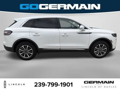 Used 2022 Lincoln Nautilus FWD w/ Premium Package image 8