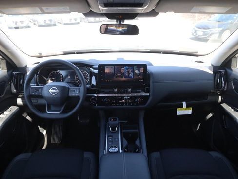 New 2026 Nissan Pathfinder SV image 7