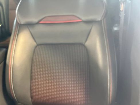 Used 2025 Nissan Kicks SR FWD image 7