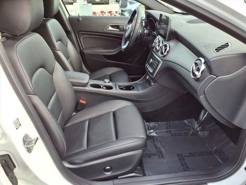 Used 2020 Mercedes-Benz GLA 250 image 16