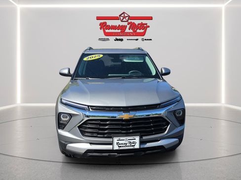 Used 2025 Chevrolet TrailBlazer LT AWD/4WD image 8
