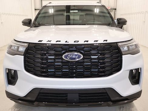 New 2026 Ford Explorer ST-Line w/ ST-Line Street Pack image 3