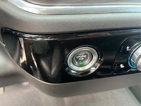 Used 2024 GMC Sierra 1500 SLT image 28