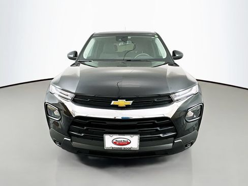 Used 2023 Chevrolet TrailBlazer LS FWD image 2