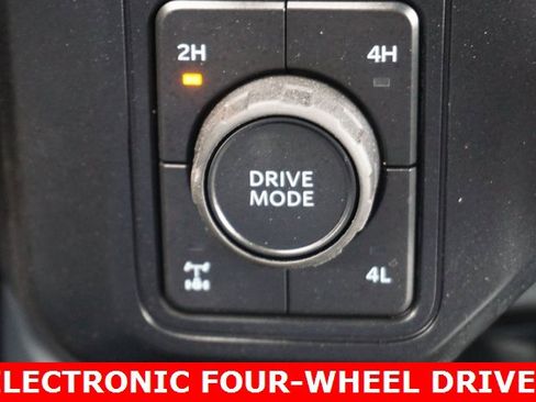 Used 2025 Ford F250 Lariat w/ Lariat Ultimate Package image 11