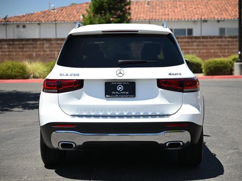 Used 2021 Mercedes-Benz GLB 250 4MATIC image 6