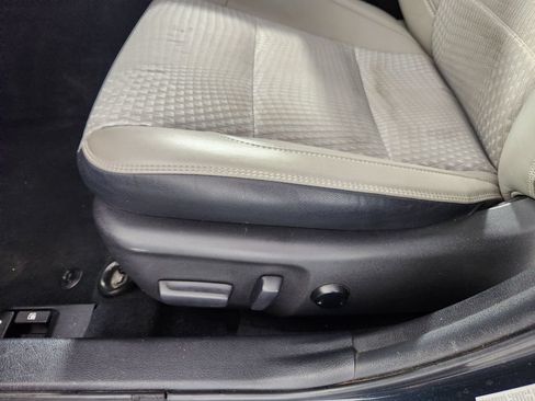 Used 2015 Toyota Camry SE w/ Protection Package FWD image 13