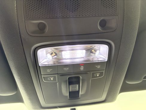 Used 2018 Audi Q3 2.0T Premium image 24