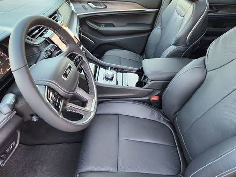 New 2025 Jeep Grand Cherokee L Overland w/ Luxury Tech Group IV image 9