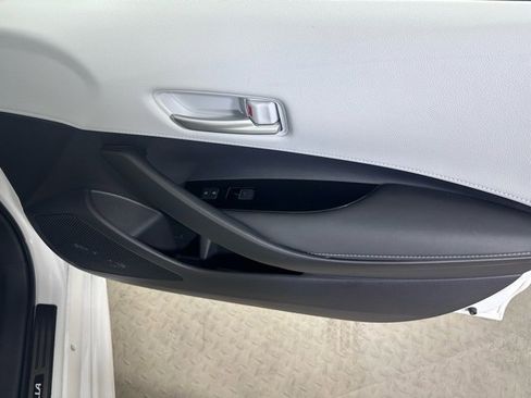 Used 2023 Toyota Corolla SE image 9