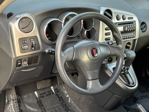 Used 2004 Pontiac Vibe Base image 15