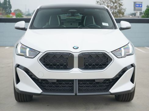 New 2026 BMW X2 xDrive28i w/ Technology Package image 2