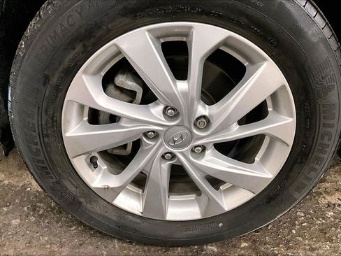 Used 2019 Hyundai Tucson SE image 8