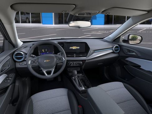 New 2026 Chevrolet Trax LT w/ Driver Confidence Package image 16