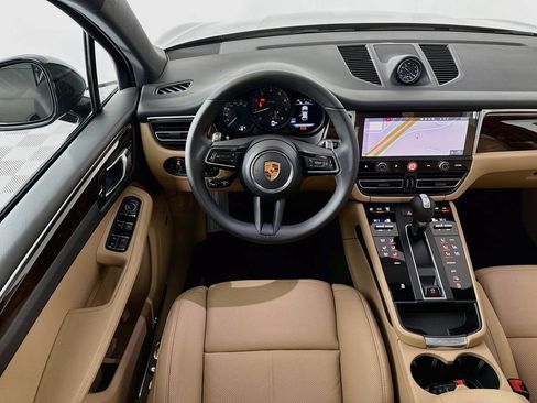 Certified 2026 Porsche Macan AWD/4WD image 24