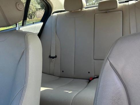 Used 2015 BMW 320i Sedan image 30