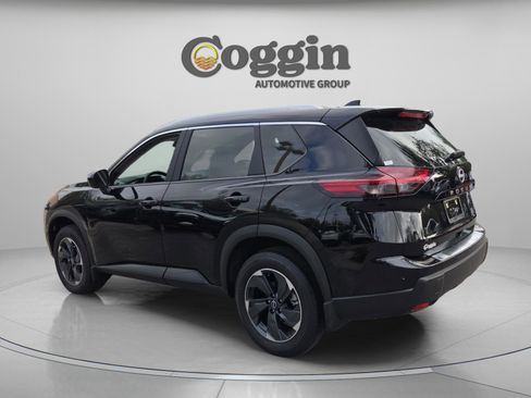 New 2026 Nissan Rogue SV w/ SV Premium Package FWD image 3