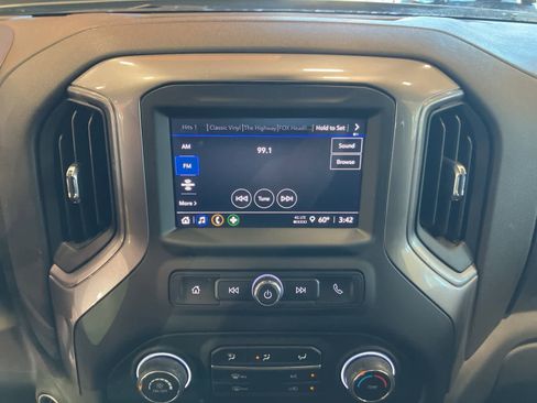 Used 2024 Chevrolet Silverado 1500 Custom image 18