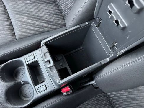 Used 2018 Nissan Rogue SV image 17