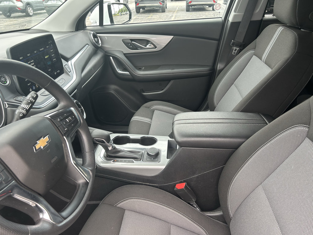 Used 2025 Chevrolet Blazer LT FWD image 9