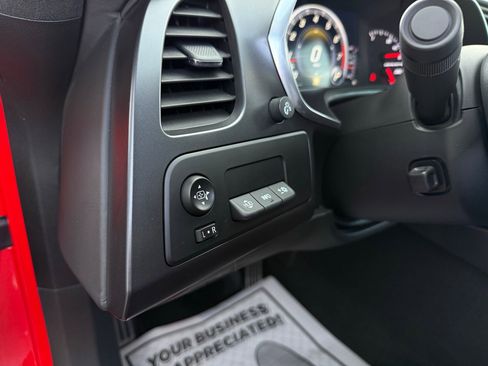 Used 2017 Chevrolet Corvette Stingray Coupe image 40