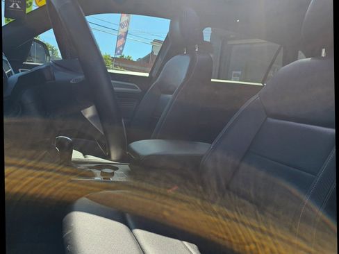 Used 2021 Volkswagen Atlas Cross Sport SE w/ Panoramic Sunroof Package image 17