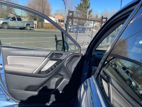 Used 2015 Subaru Forester 2.5i Touring w/ Eyesight & Navigation System image 10