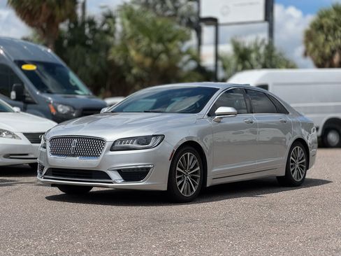 Used 2018 Lincoln MKZ Premiere image 2