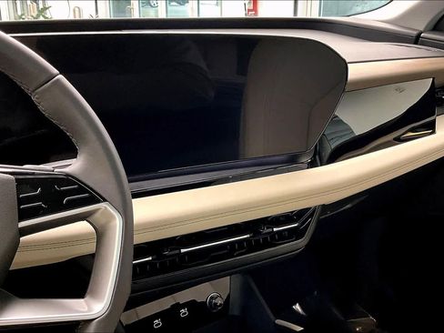 Certified 2025 Audi Q6 e-tron Premium w/ Convenience Package image 6