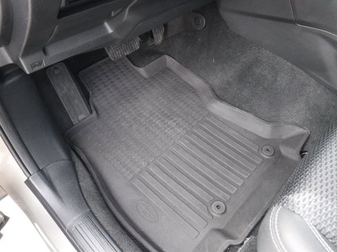 Used 2020 Subaru Forester Premium image 13