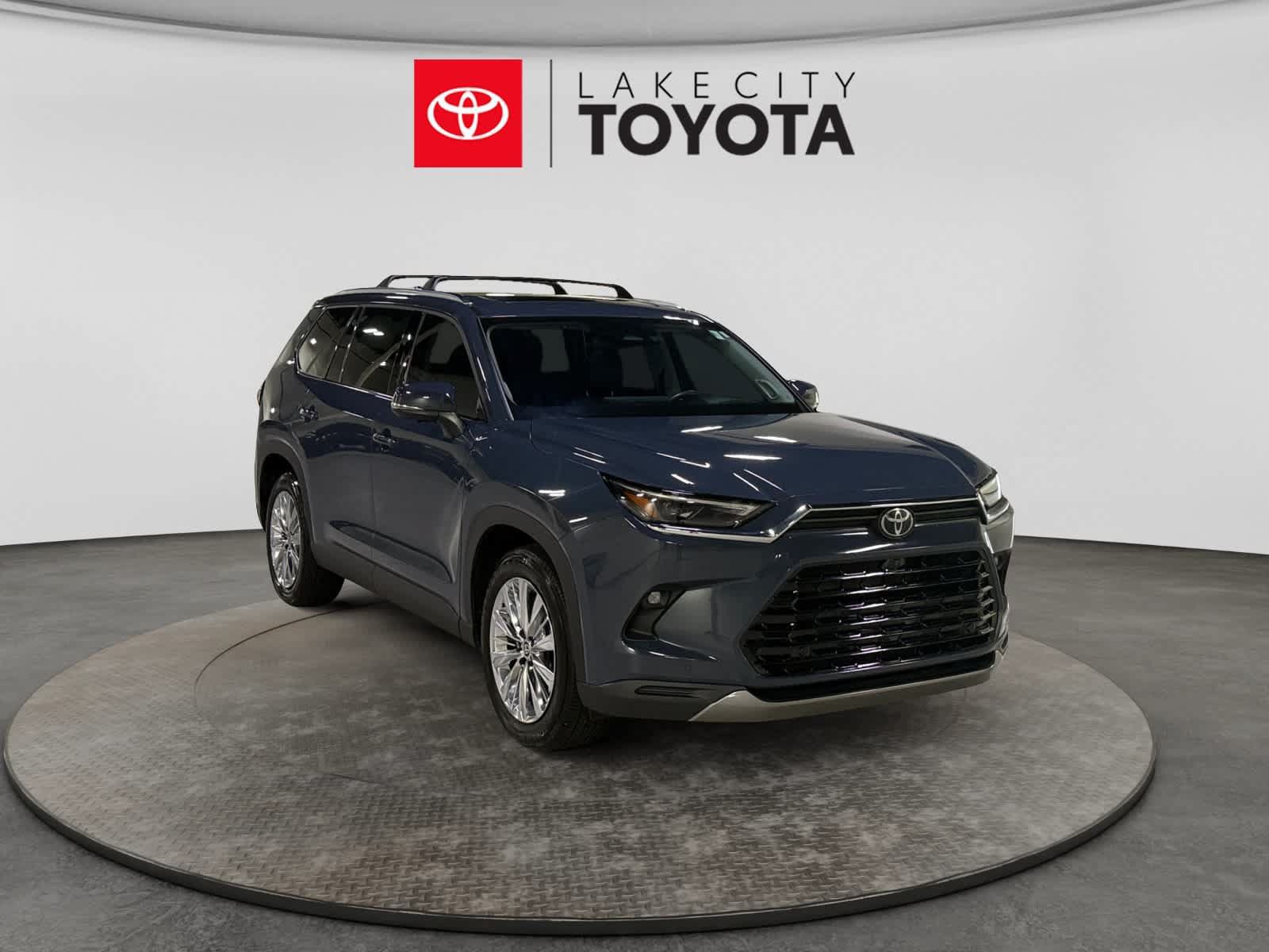 Used 2024 Toyota Grand Highlander AWD image 13