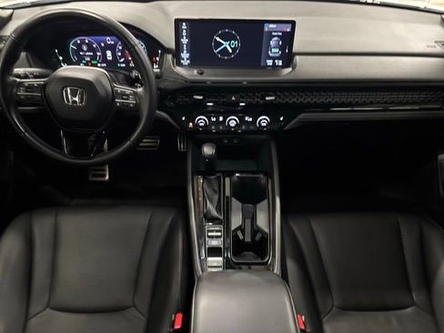 Used 2024 Honda Accord Sport image 11