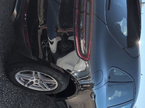 Used 2017 Porsche Macan image 4