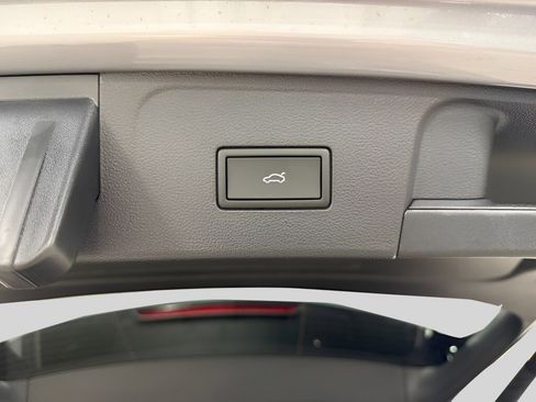 New 2025 Volkswagen Atlas SEL Premium R-Line image 10