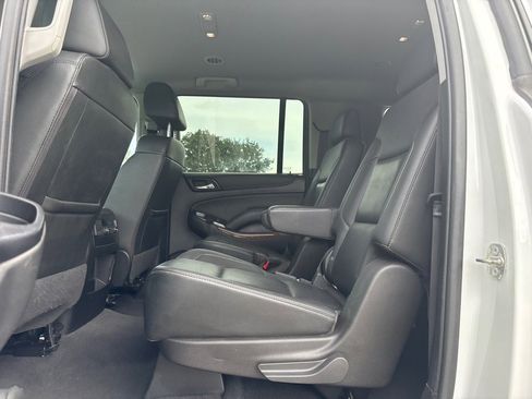 Used 2020 Chevrolet Suburban Premier image 12