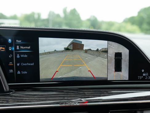 Used 2021 Cadillac Escalade Premium Luxury image 32