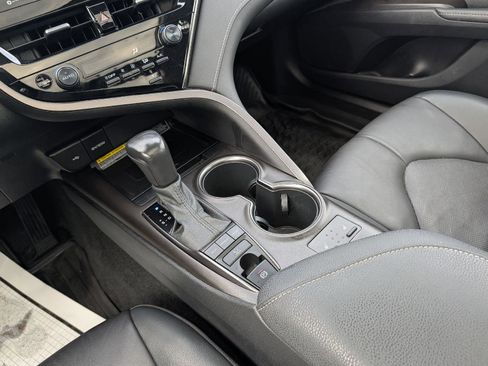 Used 2021 Toyota Camry XSE image 17
