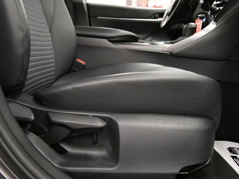 Used 2023 Toyota Camry SE FWD image 25