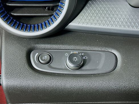 Used 2025 Chevrolet Trax LS image 16