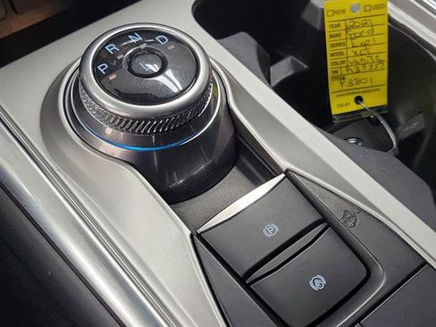 Used 2021 Ford Explorer XLT w/ Equipment Group 202A image 32