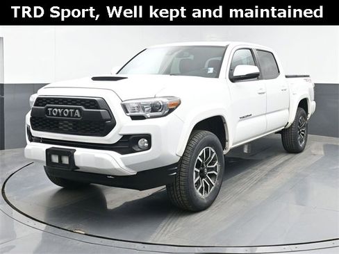 Used 2020 Toyota Tacoma TRD Sport w/ TRD Premium Sport Package image 3