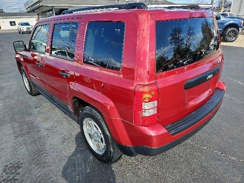 Used 2015 Jeep Patriot Sport image 4