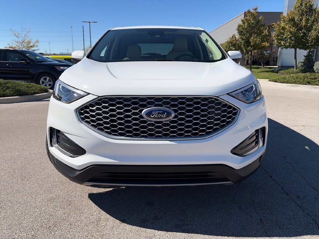 Used 2024 Ford Edge SEL w/ Convenience Package AWD/4WD image 2