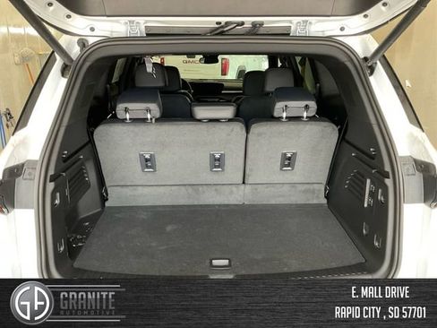 Used 2025 Buick Enclave Sport Touring w/ Super Cruise Package AWD/4WD image 11