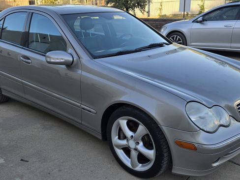 Used 2004 Mercedes-Benz C 320 Sedan image 11