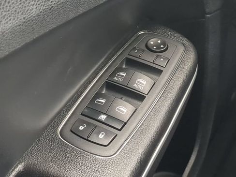 Used 2022 Chrysler 300 Touring RWD image 26